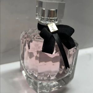 Mon Paris 3 oz only sprayed a couple times